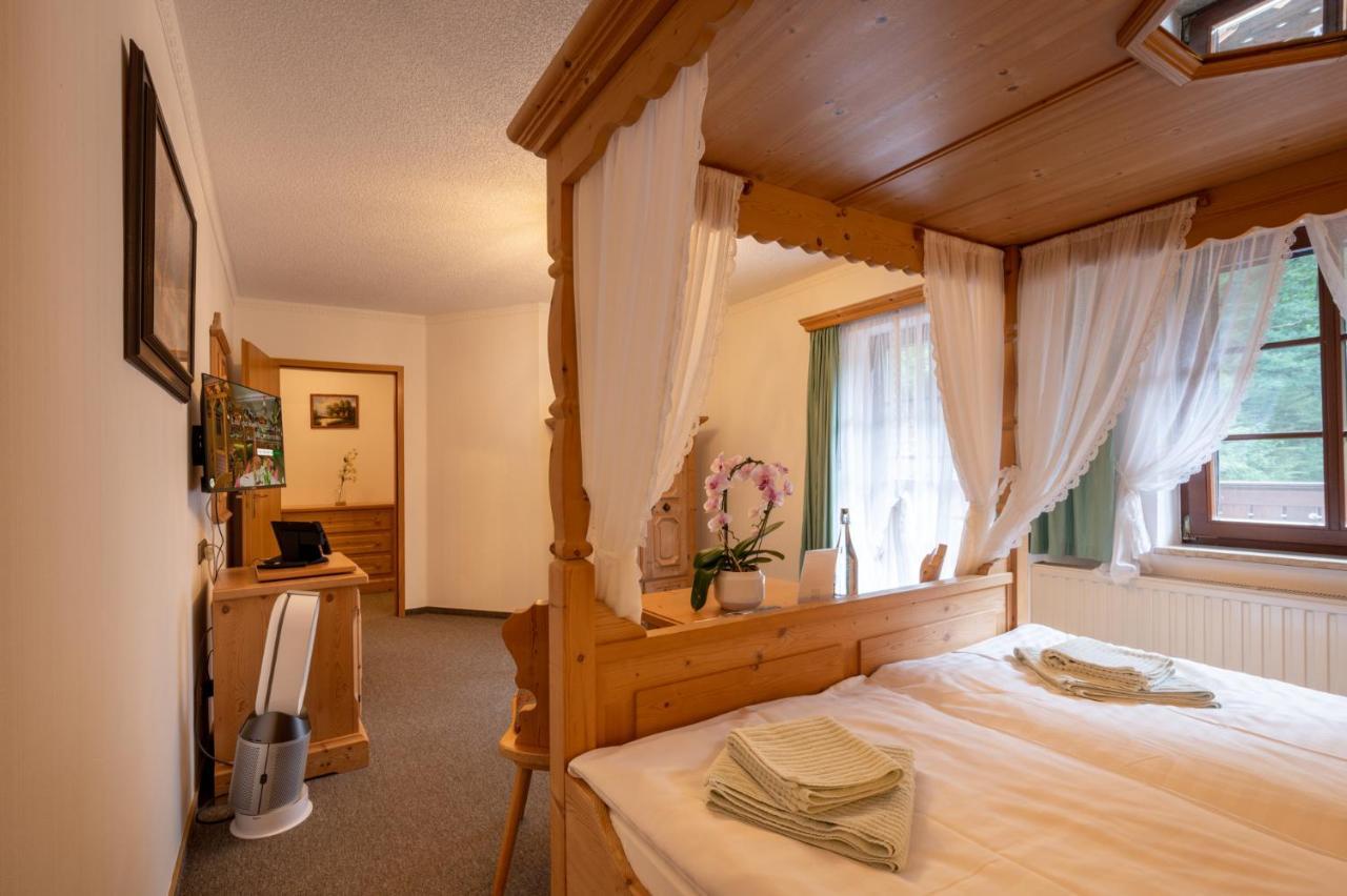 Zur Margarethenmuehle - Landgasthof Und Waldhotel Rosswein Esterno foto