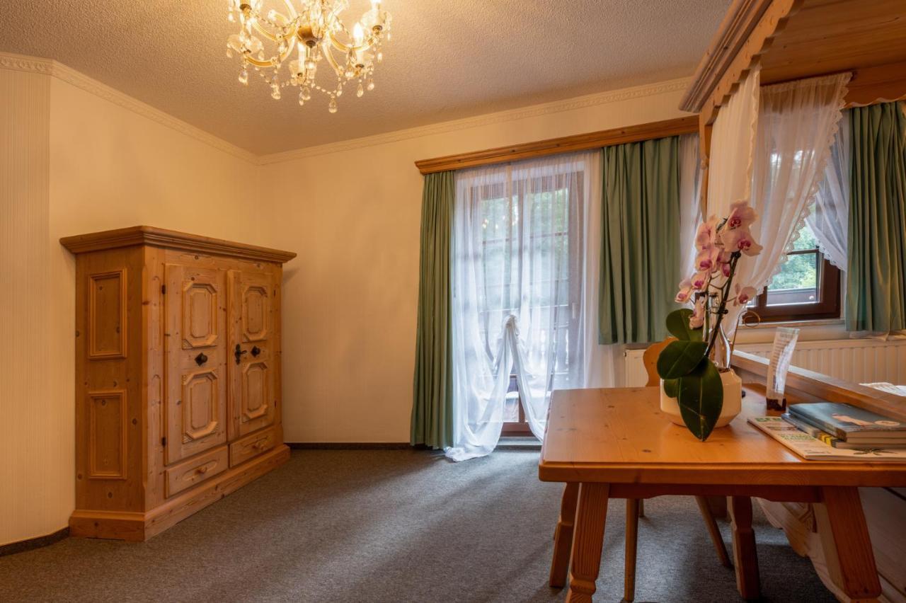 Zur Margarethenmuehle - Landgasthof Und Waldhotel Rosswein Esterno foto