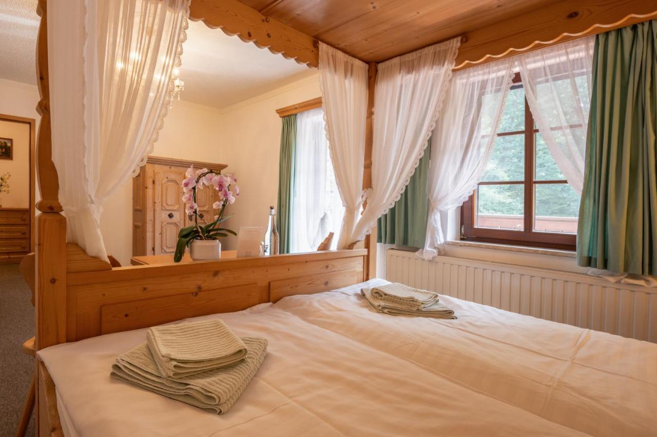 Zur Margarethenmuehle - Landgasthof Und Waldhotel Rosswein Esterno foto